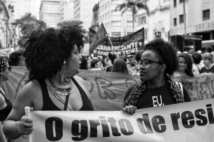 4ª Caminhada de mulheres Lésbicas e Bissexuais, em 2016, São Paulo. (Imagem: Getty Images)